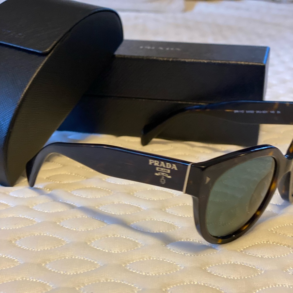 Prada sunglasses - Picture 2 of 5